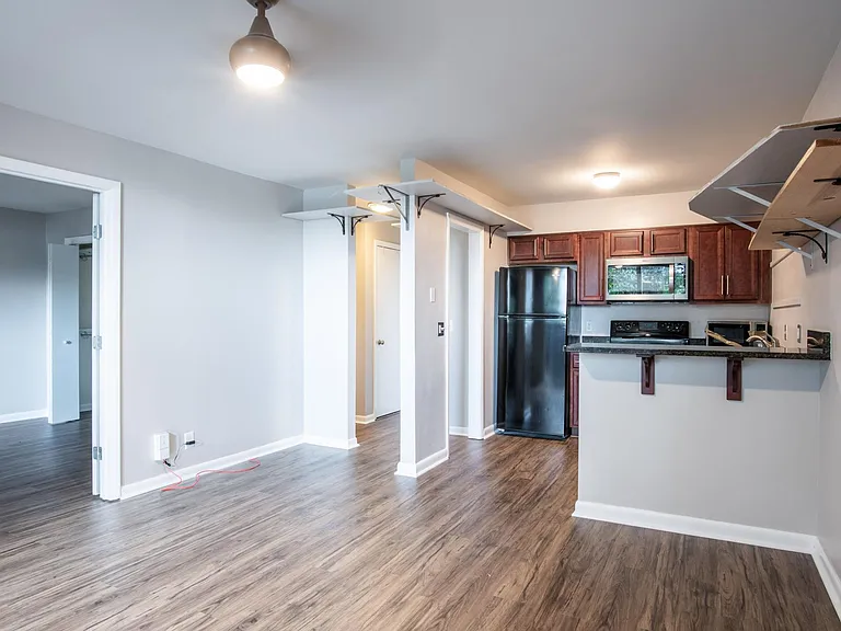 801 Inverness Ave #D4 — Photo 5