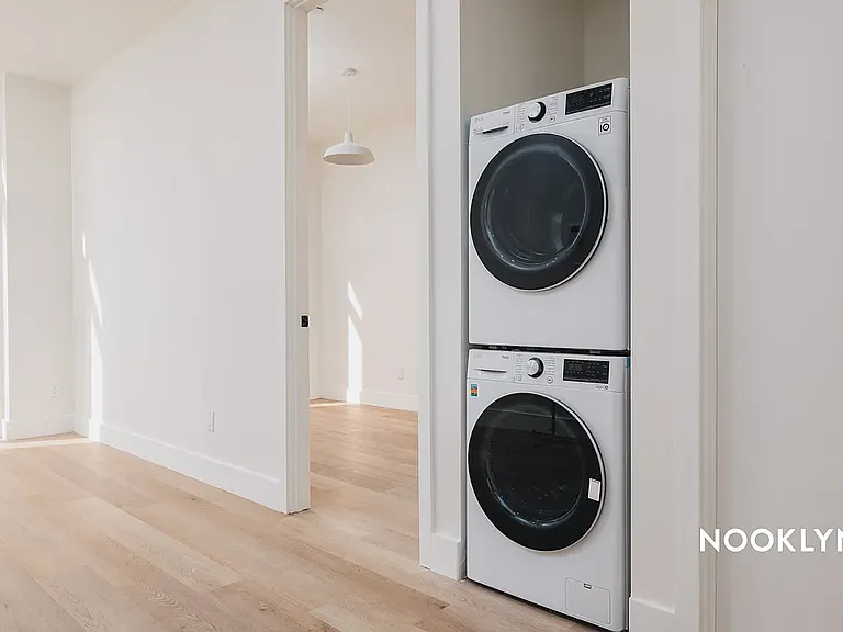 27-16 21st St #1B — Photo 31