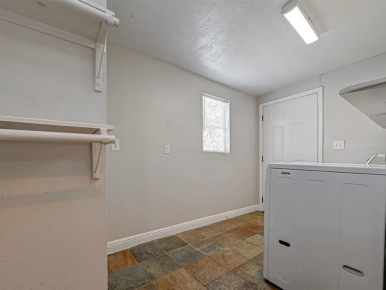817 Eleanor St — Photo 23