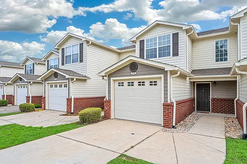 715 Majestic Dr Photo 1