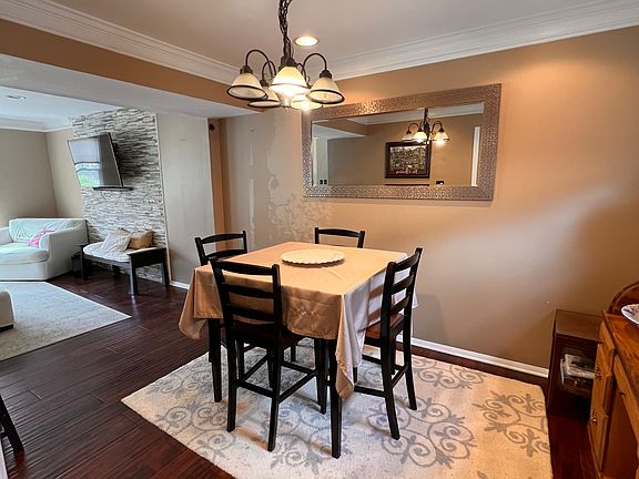 5th image of 3268 Applegate Ct