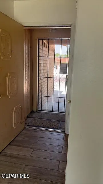 3 bed, 2.0 bath, 1076 sqft, $1,250 — Photo 4