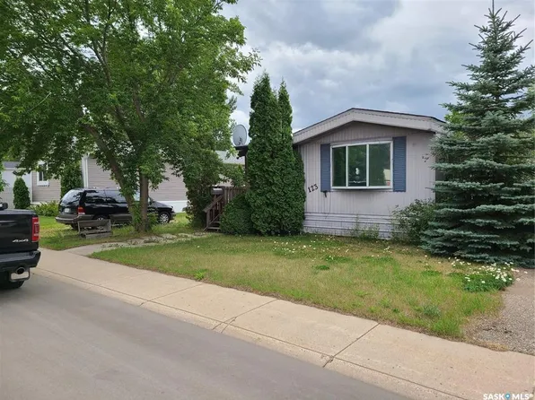 123 Lochrie CRESCENT, Saskatoon, SK S7M 5E3