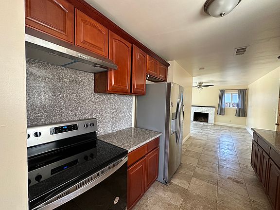 4th image of 1621 Willowgate Dr