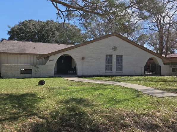 1801 Sunset Ave, Bay City, TX 77414