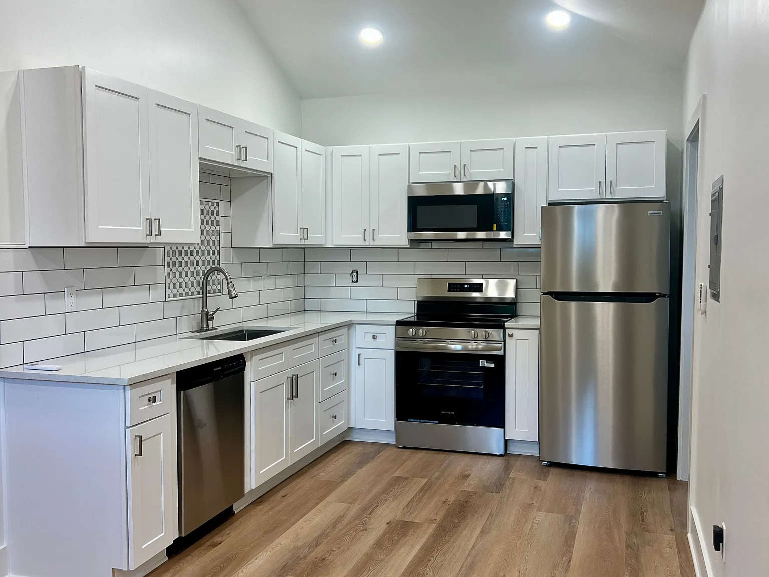 2 bed, 966 sqft, $1,250 — Photo 4