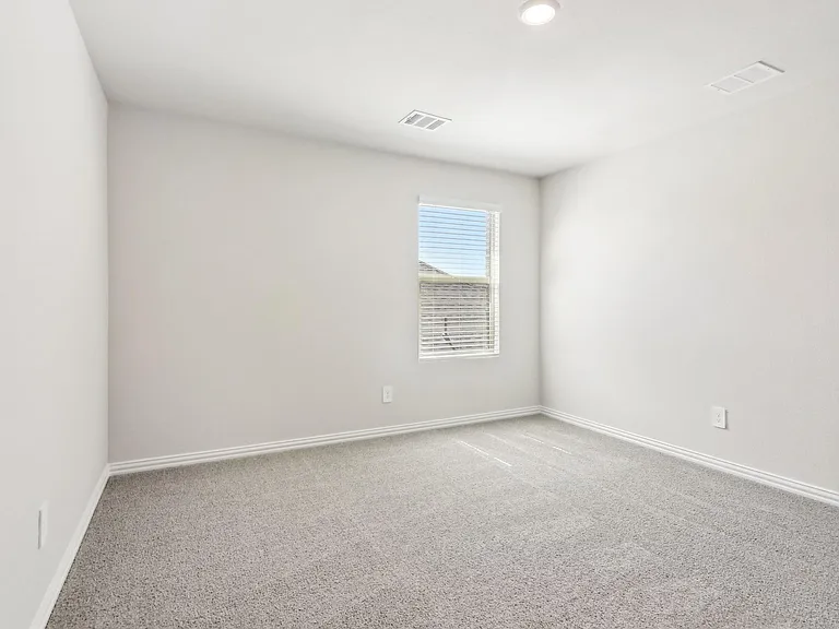 701 Easthill Dr — Photo 14