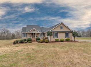 250 Pilgrim Rd, Ellenboro, NC 28040