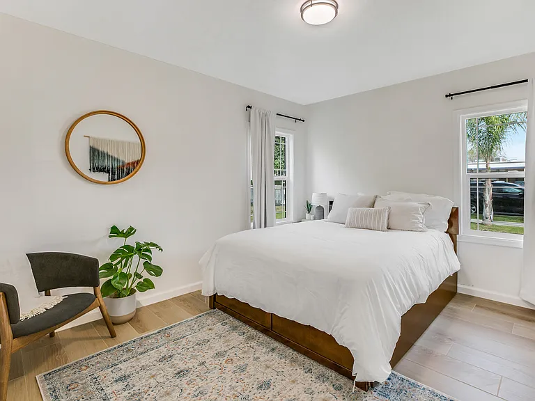 533 N Cerritos Ave — Photo 36