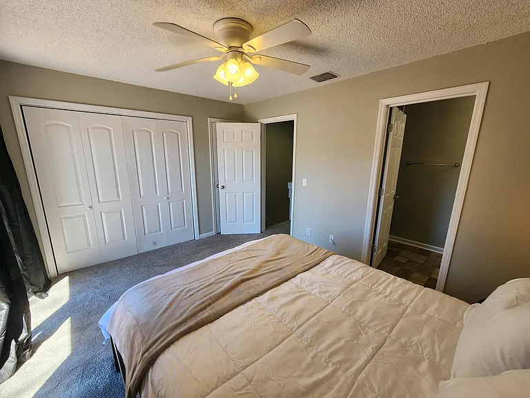 2228 Timberwood Cir N — Photo 17
