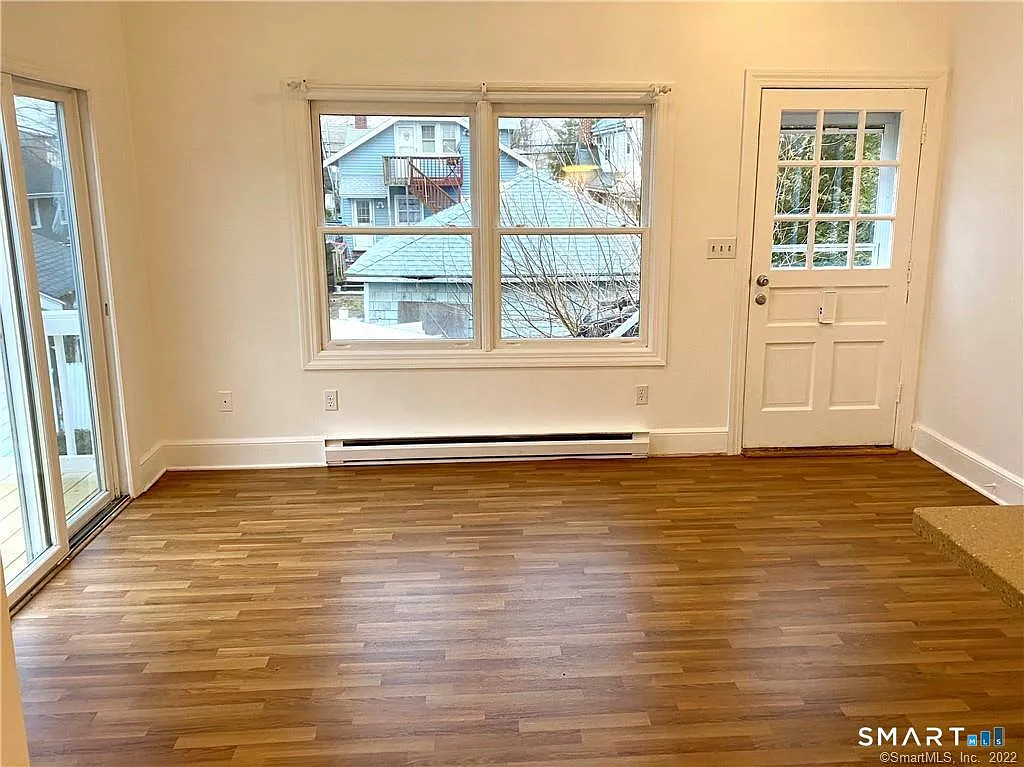 4 bed, 2.0 bath, 1350 sqft, $4,000 — Photo 4