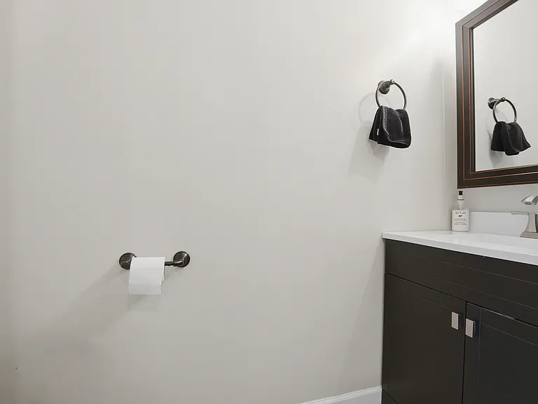 950 Donnelly Pl — Photo 29