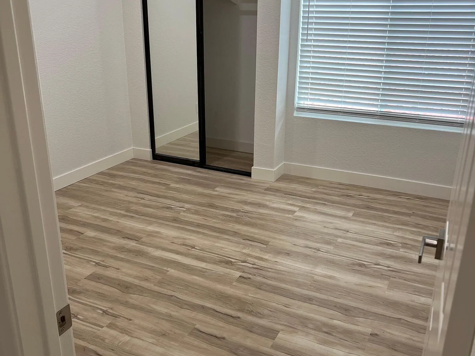 7559 La Jolla Blvd — Photo 4