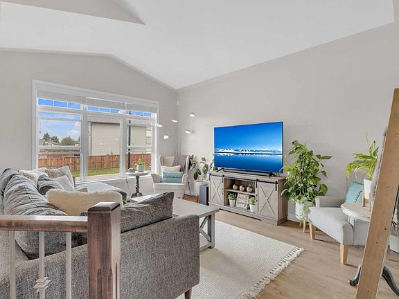 4th image of 69 Bowman Cir
