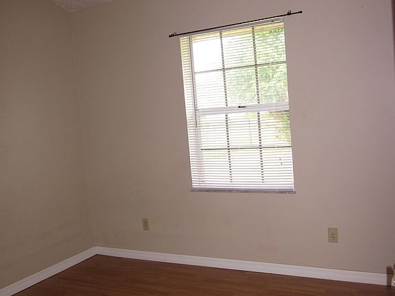 3rd image of 3065 SE Miracle Ln