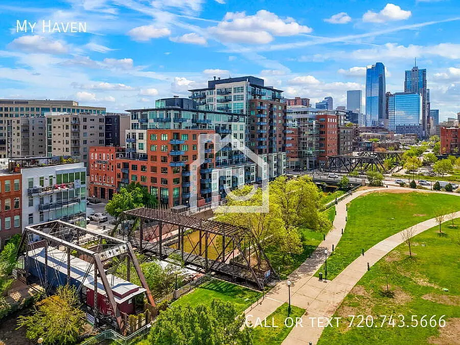 Large 2 Bedroom Loft in LoDo with Amazing Views — Photo 2