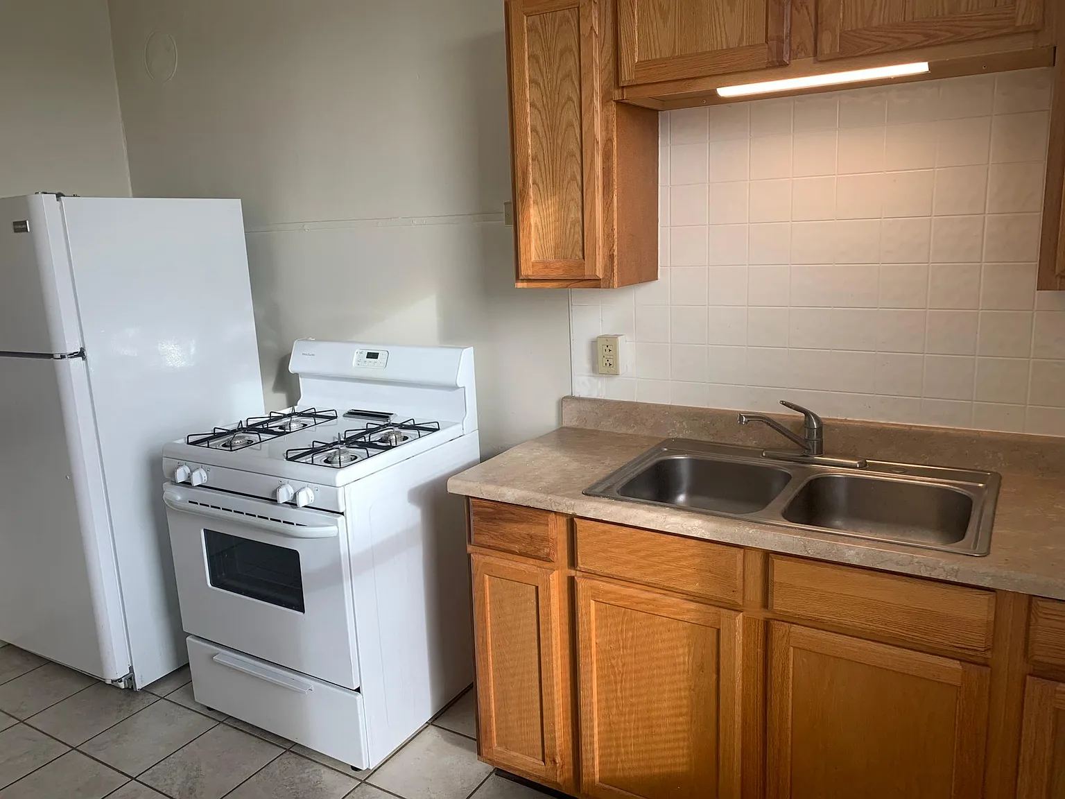 2 bed, 650 sqft, $895 — Photo 4