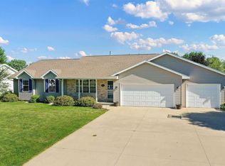 W6350 Lilac Rd, MENASHA, WI 54952