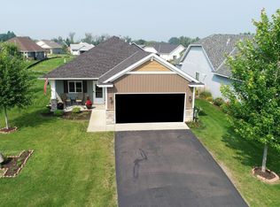 31688 McGuire Trl, Lindstrom, MN 55045