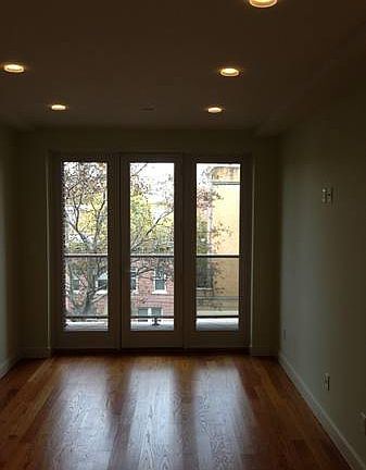3rd image of 2704 Hoyt Ave S Ph 4