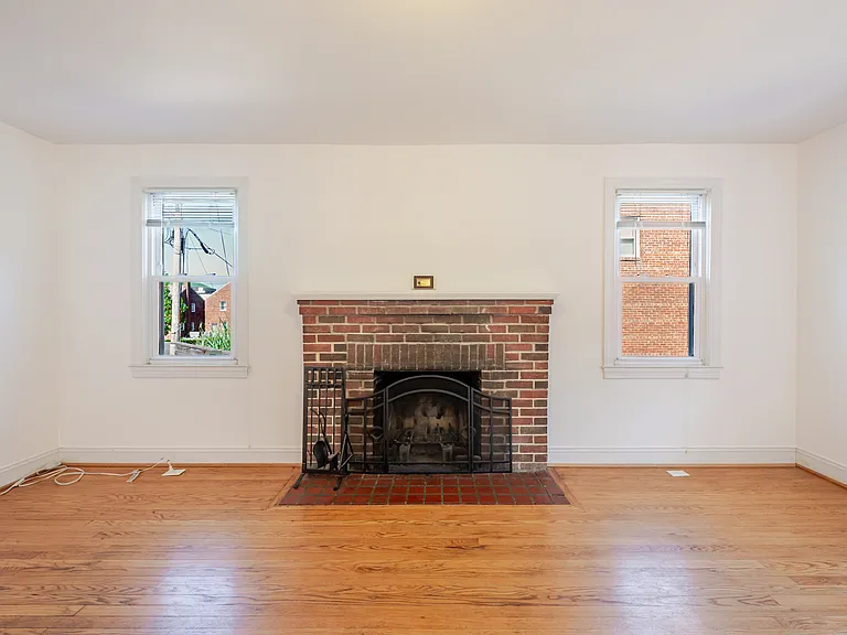 240 Van Buren St NW — Photo 3