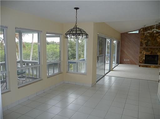 4th image of 1836 NE River Ct