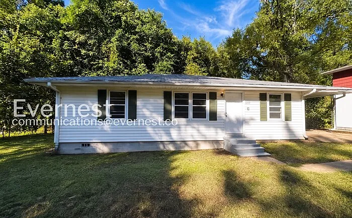 1228 Lynn Acres Dr