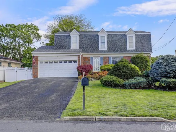 2 Bailey Ave, Sayreville, NJ 08872