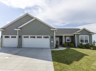 1263 Partridge Ln, Waterloo, IA 50701