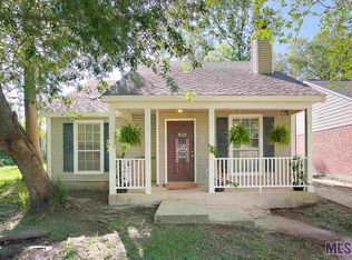 370 Meadow Crossing Dr, Baton Rouge, LA 70820