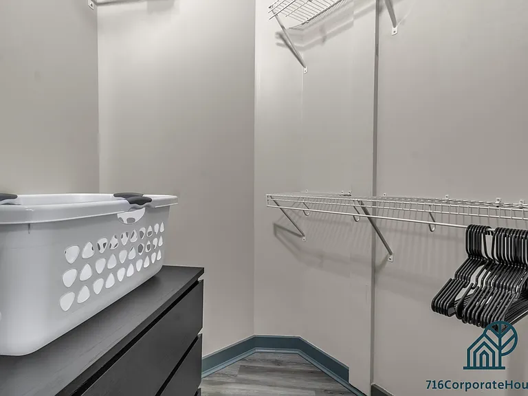 36 E Utica St #3B — Photo 12