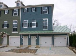40 Grandview Dr, Rocky River, OH 44116