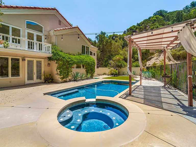 24961 Alicante Dr — Photo 36