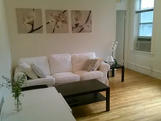Rented by Ellen Elliot, LREB