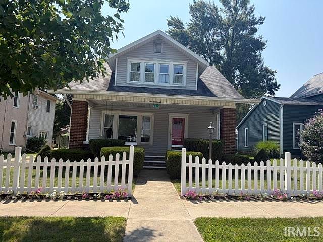 1st image of 207 W Berry St
