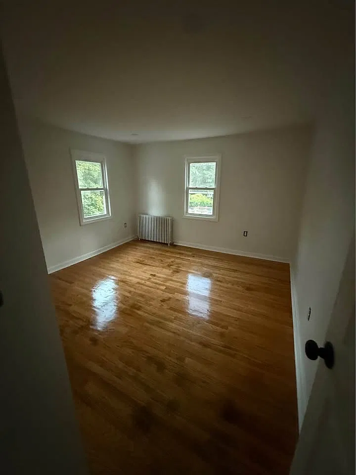 4 bed, $3,500 — Photo 1
