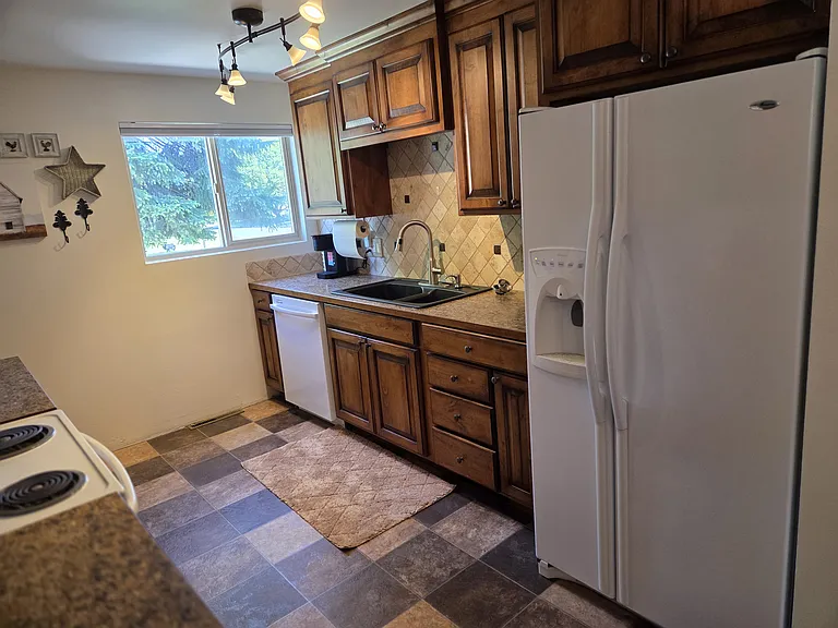 1037 Sunrise Blvd #1 — Photo 7
