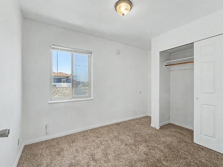 806 H St #1-4 — Photo 7