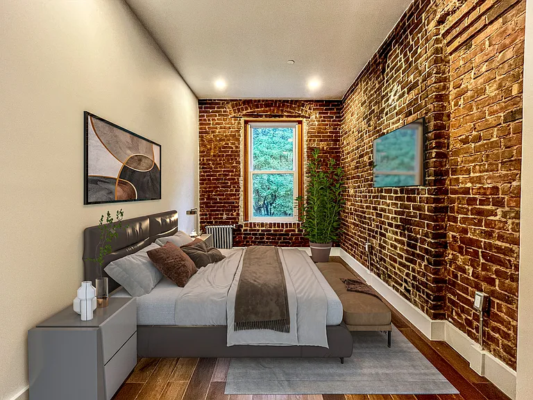 113 E 2nd St #D — Photo 4