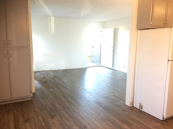 3rd image of 4433 Montalvo St APT 03
