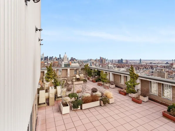 60 East 8th Street 20B image 12 of 12