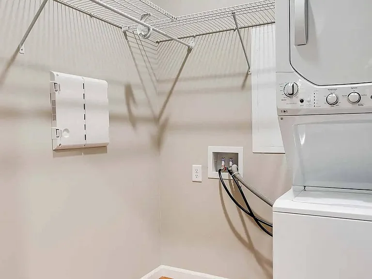 Circle Pines, MN Lexington Lofts | Ivy | Laundry