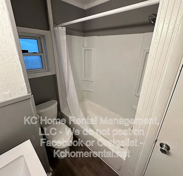 1200 E 23rd St S — Photo 25