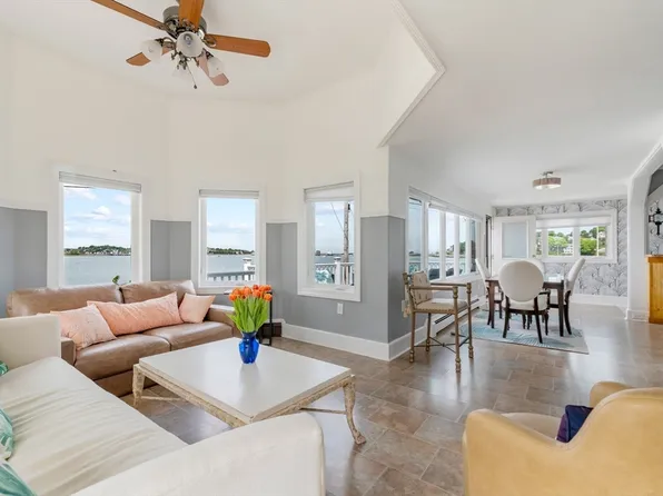 158 Cadish Ave, Hull, MA 02045