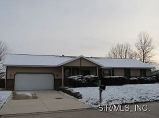 95 Fox Run Rd, Collinsville, IL 62234
