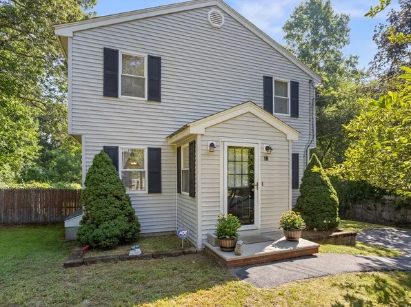 32 Sherburne Ave, Tyngsboro, MA 01879