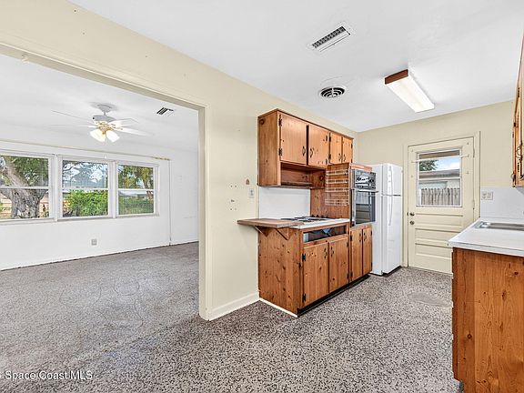 4th image of 1436 Virginia Dr