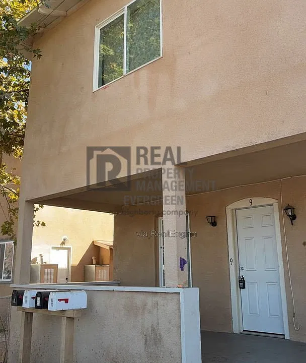 85 E Thurman Ave #9