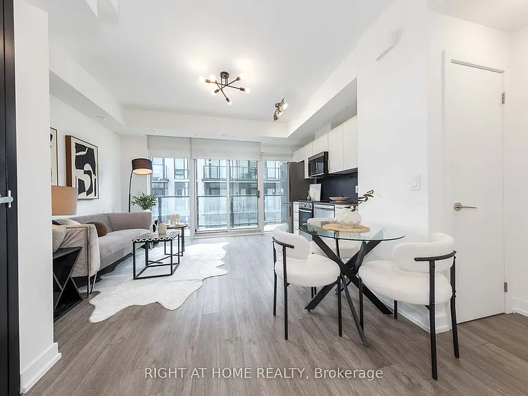 871 Sheppard Ave W #33 — Photo 3
