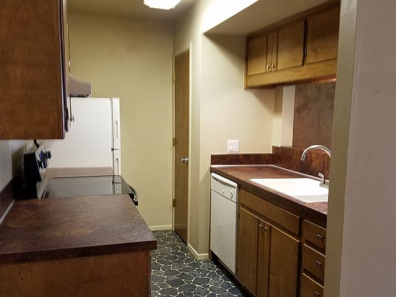 5th image of 3532B Adenmor Ct